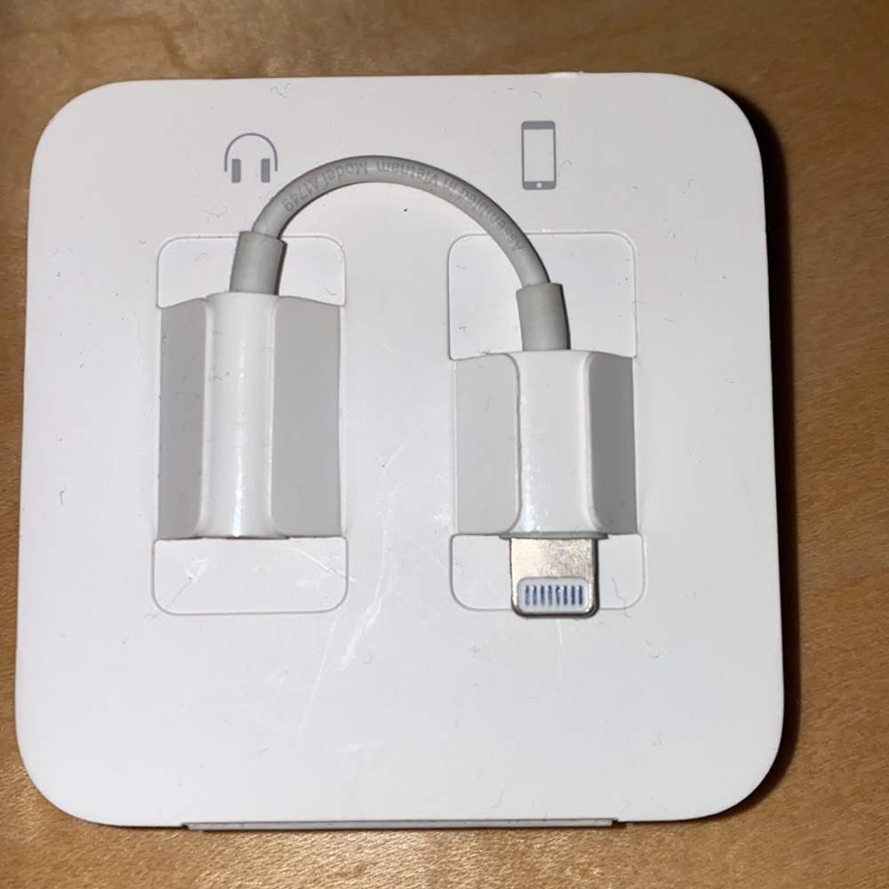 New Apple EarPod headset + Lightning Adoptor